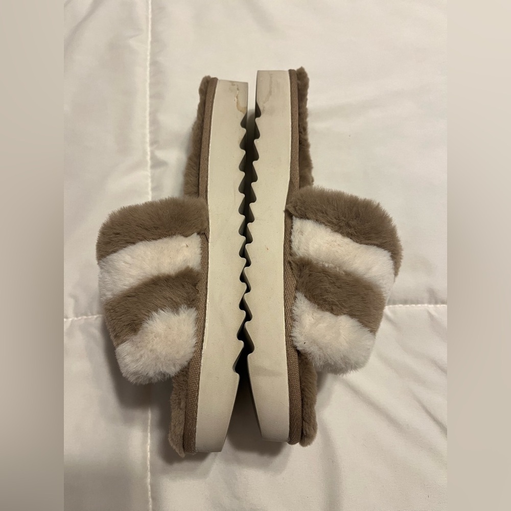 Koolaburra by Ugg Slipper Sandals - Picture 6 of 8